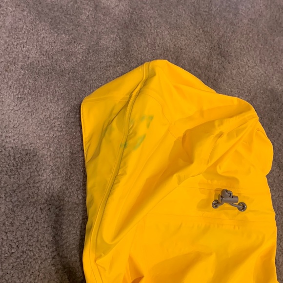 Helly Hansen Yellow Rain Jacket - Picture 11 of 12